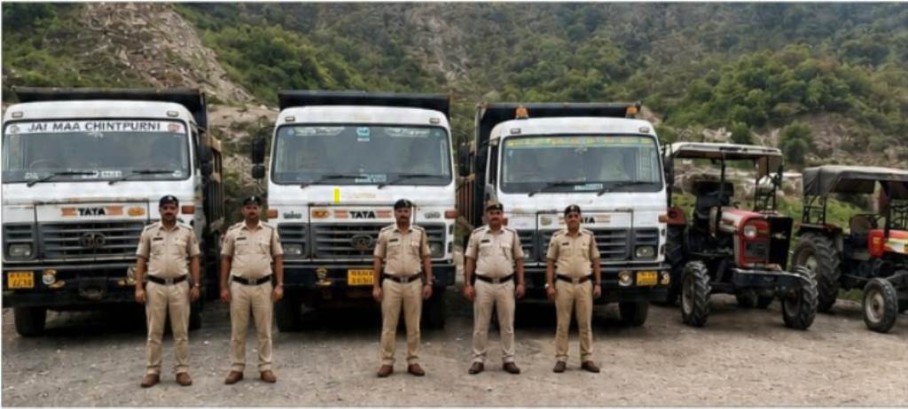 अवैध खनन पर पुलिस की बड़ी कार्रवाई 17 वाहन चालान कर वसूला 760 लाख जुर्माना